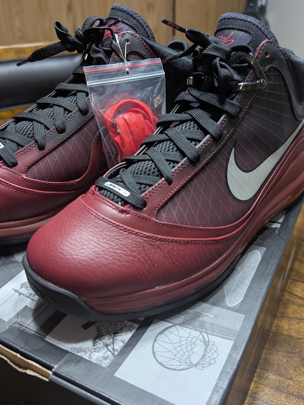 Nike Air Max LeBron 7 Retro "Christmas" Maroon and Black Athletic Basketball
